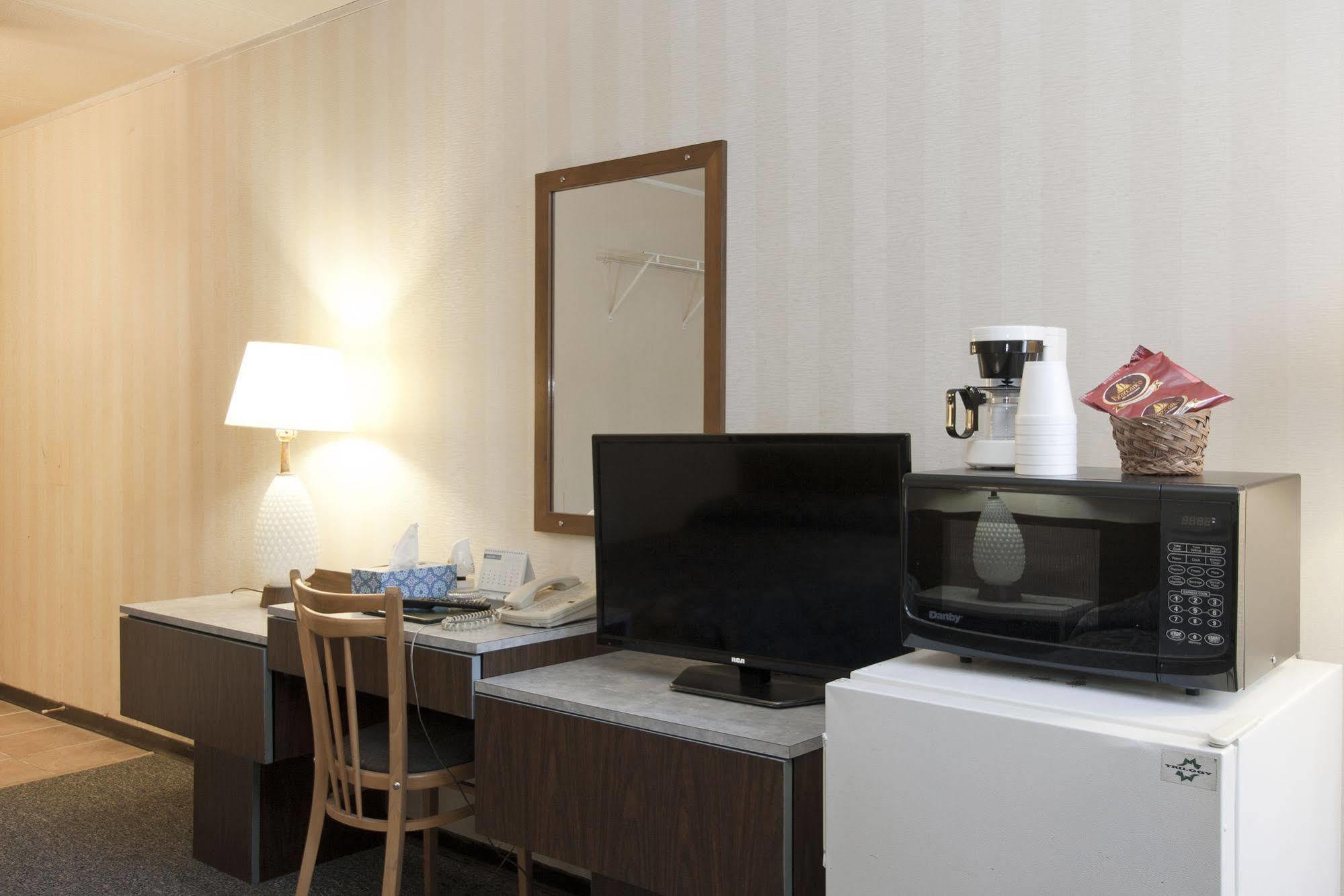 Springs Motor Inn Wainwright Ngoại thất bức ảnh